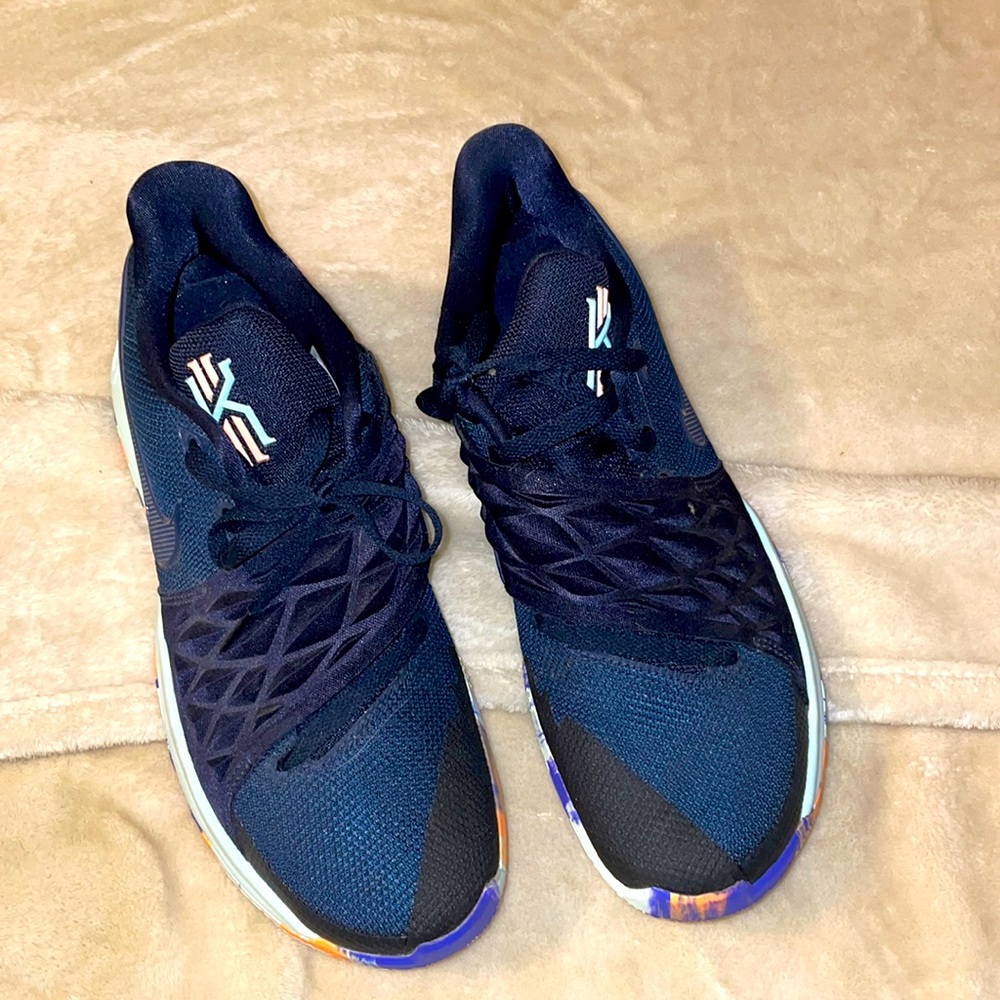 Kyrie 2s